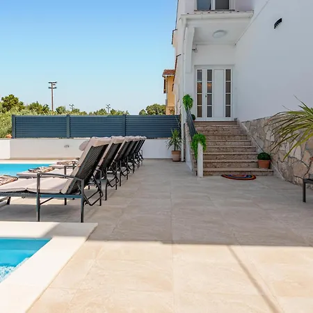 度假居 Gorgeous Home In Zadar